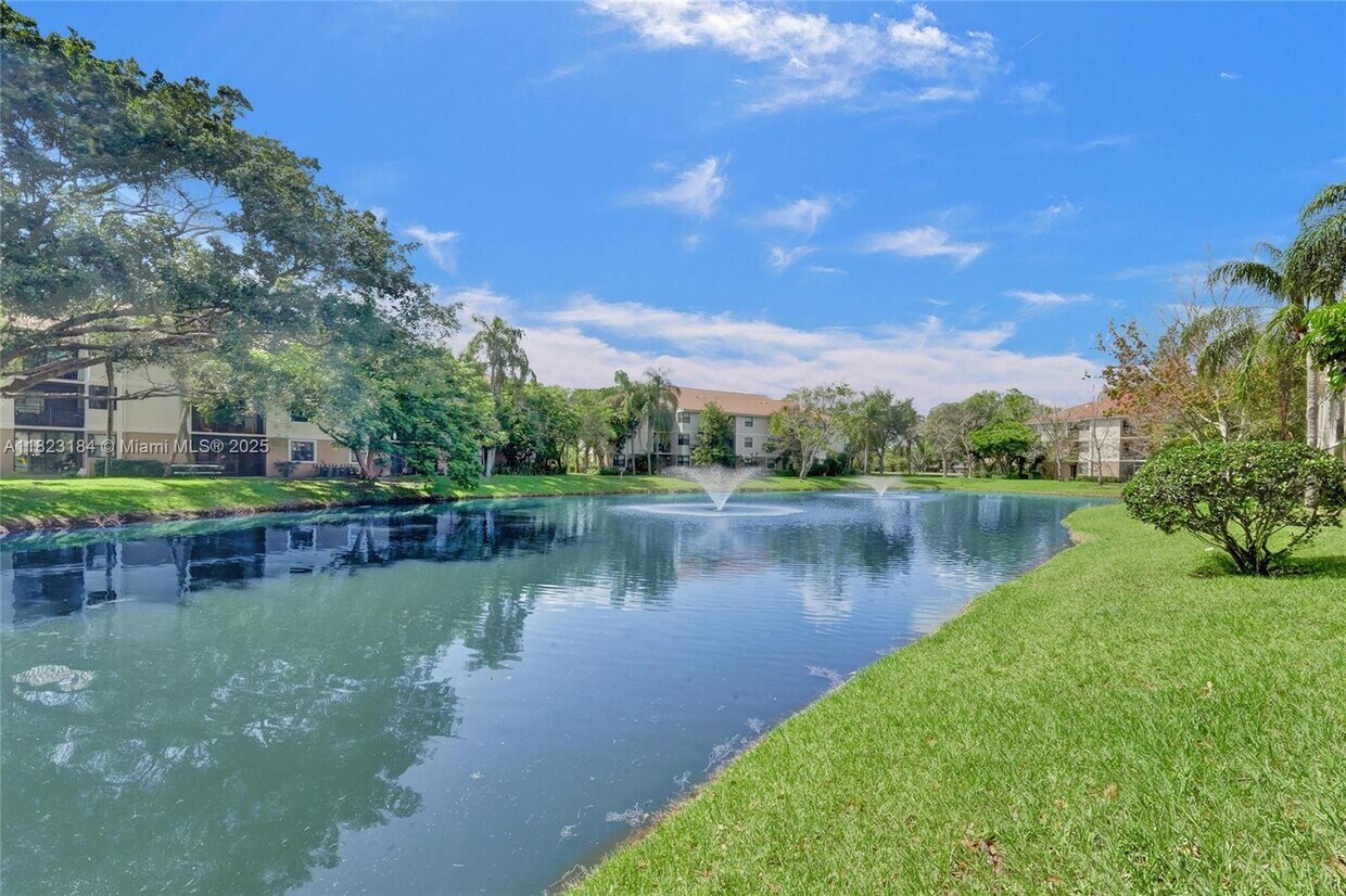 Foto principal - 10125 W Sunrise Blvd