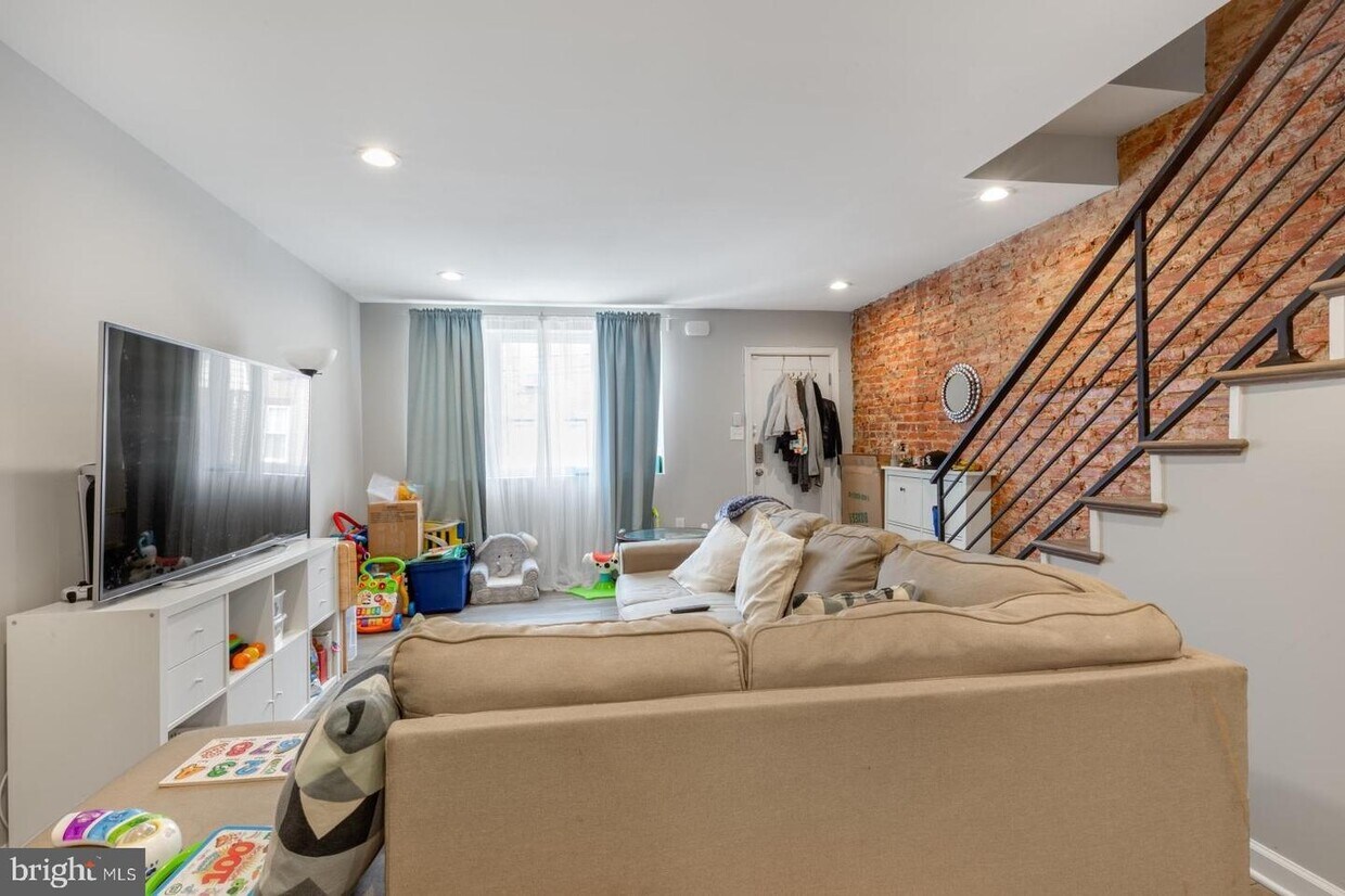 Foto principal - 2216 Tasker St