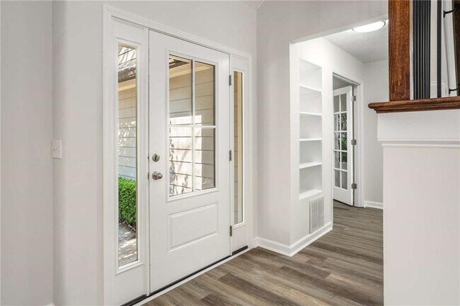 Foto del edificio - 1813 N Creek Cir