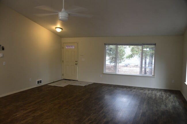 Foto del edificio - 51325 Mitts Way