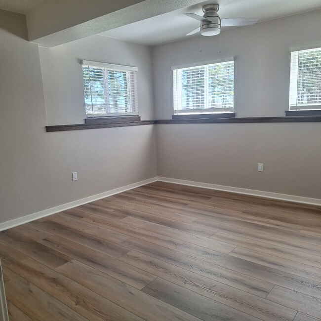 Foto del edificio - 34509 Hartwell Pl