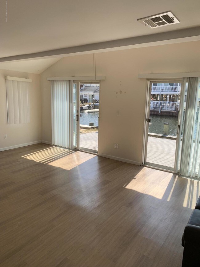 Foto del edificio - 226 Fernwood Dr
