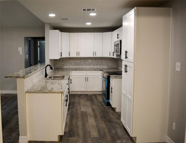 Foto del edificio - 22539 Braken Carter Ln