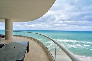 Building Photo - 16047 Collins Ave