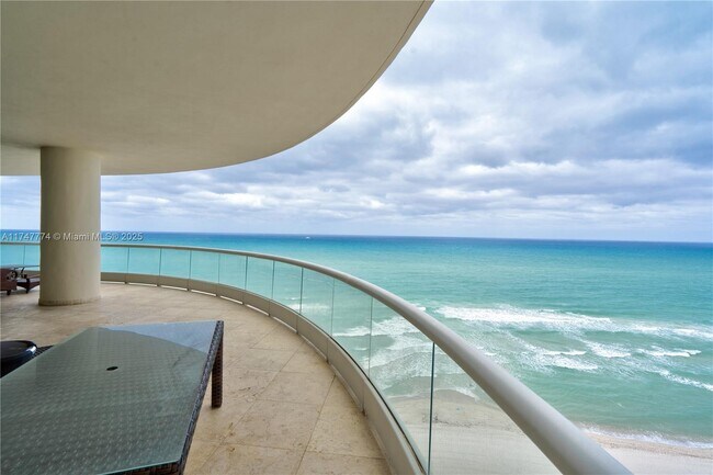 Building Photo - 16047 Collins Ave