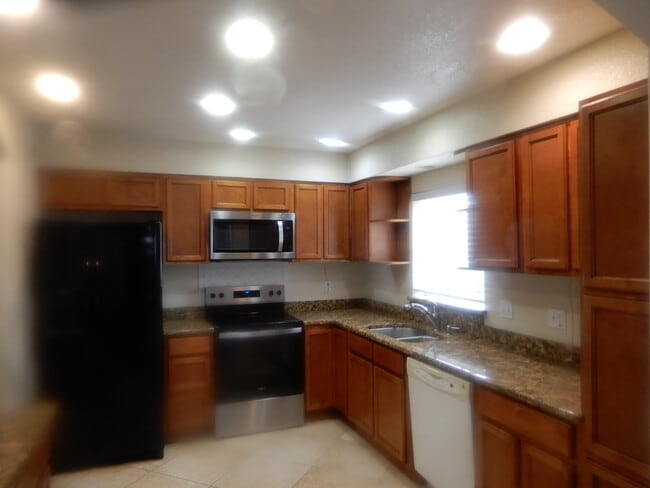 Foto del edificio - 1400 Corbett Ln