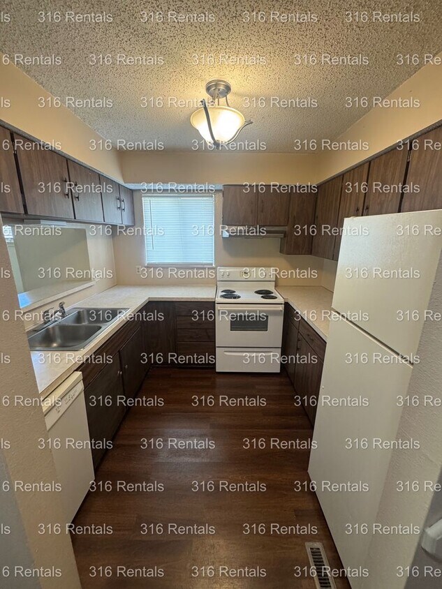Foto del edificio - 716 Cottonwood Ln