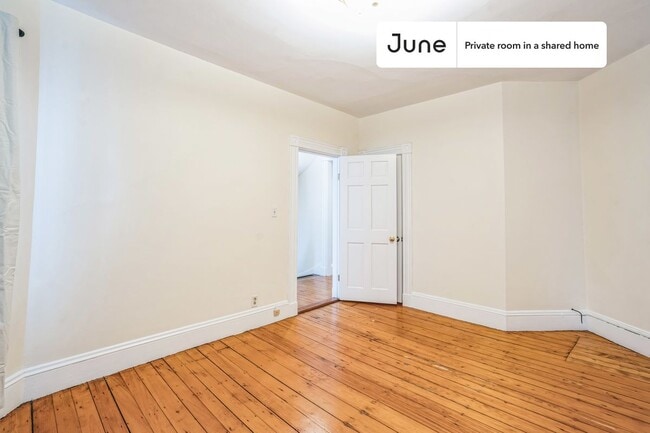 Foto del edificio - Room in Shared 4 bed/1.5 bath home