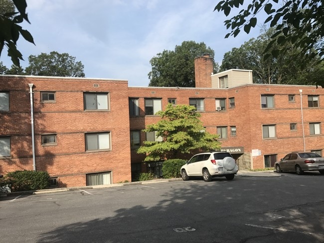 Building Photo - 702 Chaney Dr