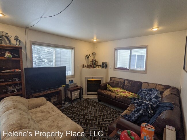 Building Photo - 3 br, 2.5 bath House - 259 NW Clay Court