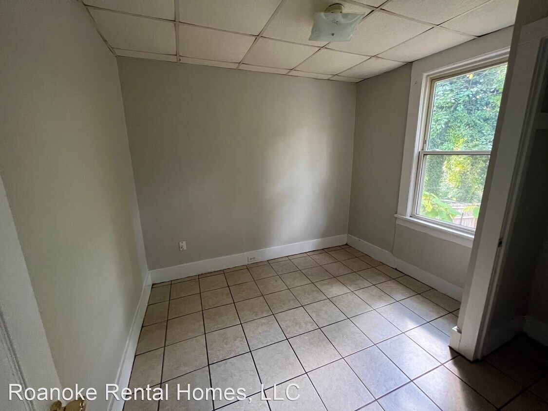 Foto principal - 3 br, 1 bath House - 512 Madison Ave NW