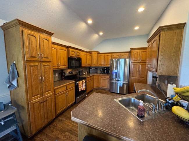 Building Photo - 1380 Stone Creek Dr