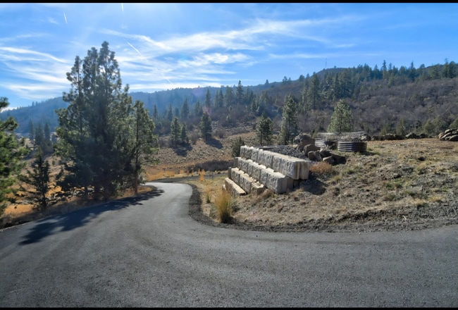 Building Photo - 3430 N Rdg Dr