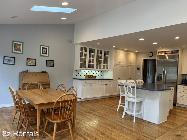 Building Photo - 4 br, 3 bath House - 1715 View Point Rd