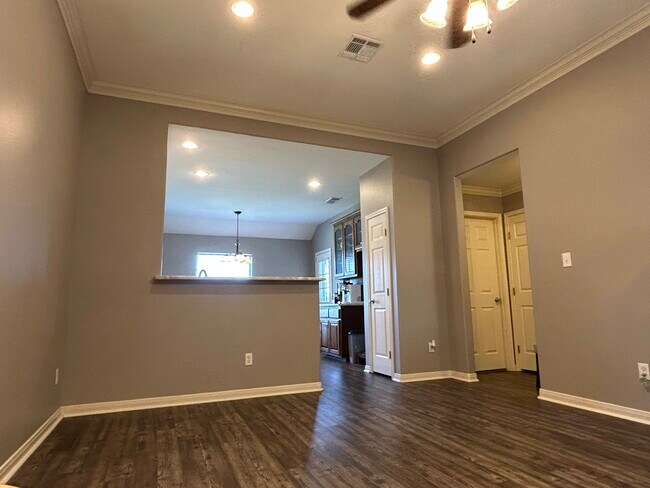 Foto del edificio - 411 Mason Cir