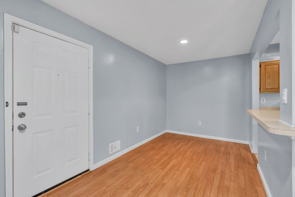 Primary Photo - 296 Wimbeldon Ct