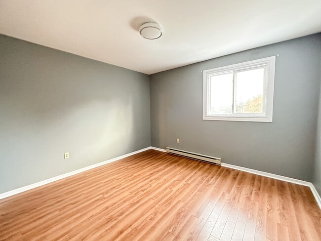 Building Photo - 37 Dobbin St