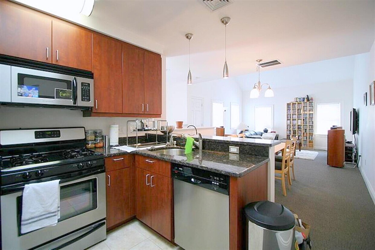 Foto principal - 167 Auburn St