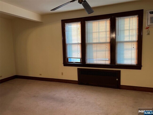 Foto del edificio - 415-417-417 Hamilton St