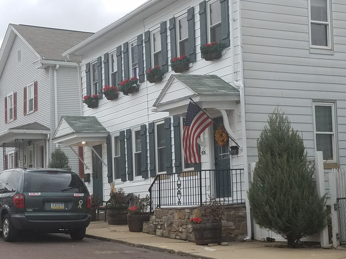 406 Pine St, Danville, PA 17821 Townhome Rentals in Danville PA