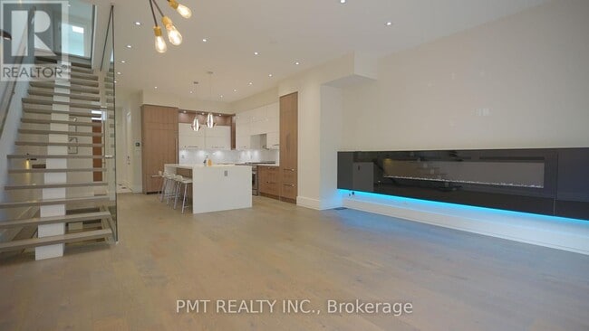 Building Photo - 435 Valermo Dr