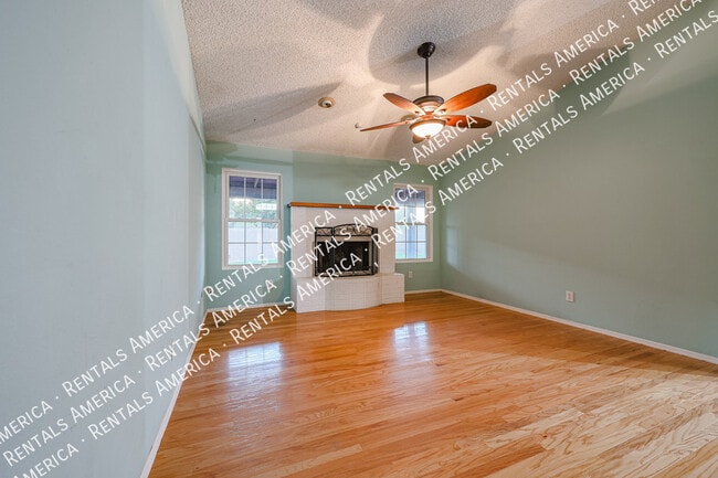 Building Photo - 324 S Rita Ln