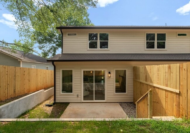 Building Photo - 2417 Pruitt St