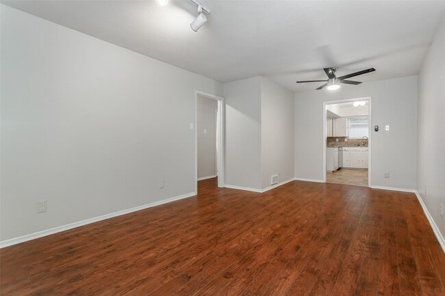 Building Photo - 7549 Brentcove Cir