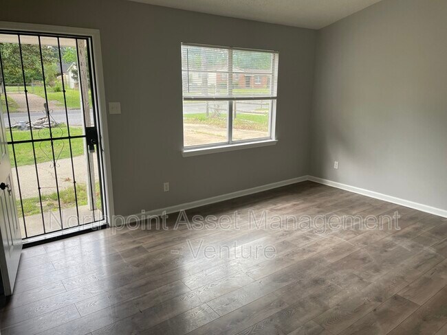 Building Photo - 1508 Winfield Ave