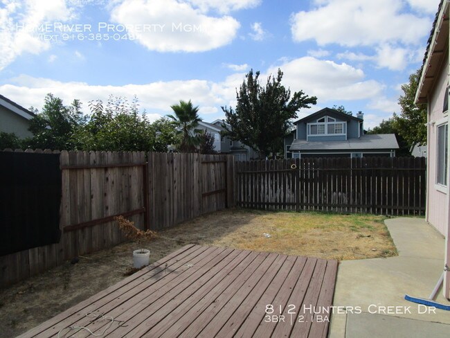 Building Photo - Large 3 Bed House!