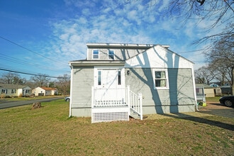 Building Photo - 14 Lynette Dr