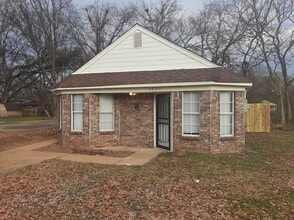 Building Photo - 3006 Calvert Ave