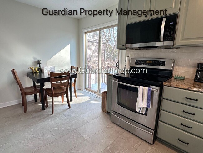 Foto del edificio - St Louis Park Single Family Home, Large Yard, 1 Car Garage, 3 Season Porch, W/D