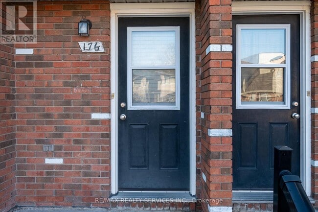 Building Photo - 100 Brownleigh Ave