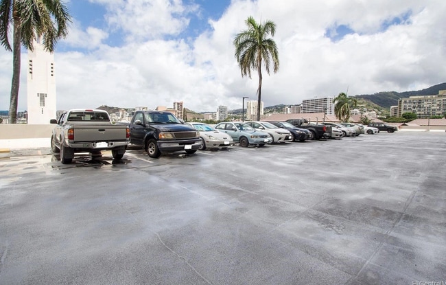 Over 20 guest parking stalls. - 1212 Punahou St