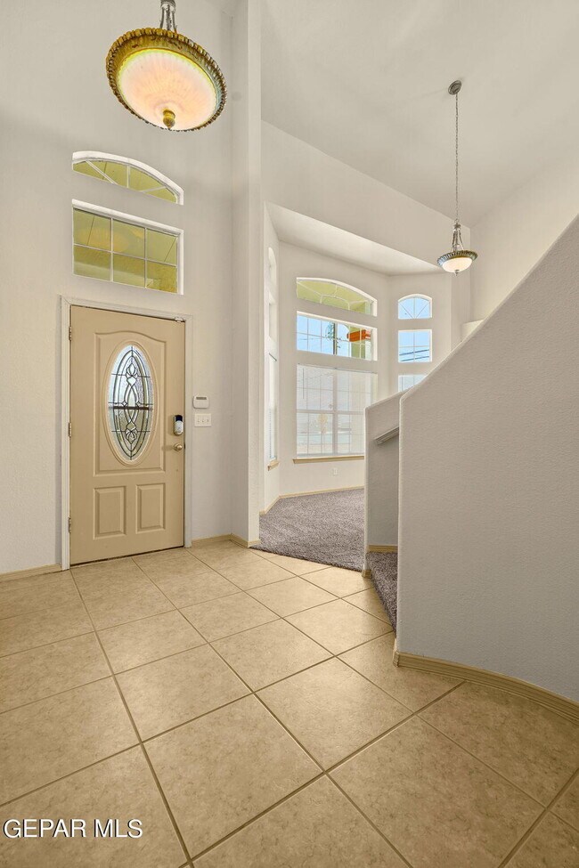 Foto del edificio - 6121 Byron St