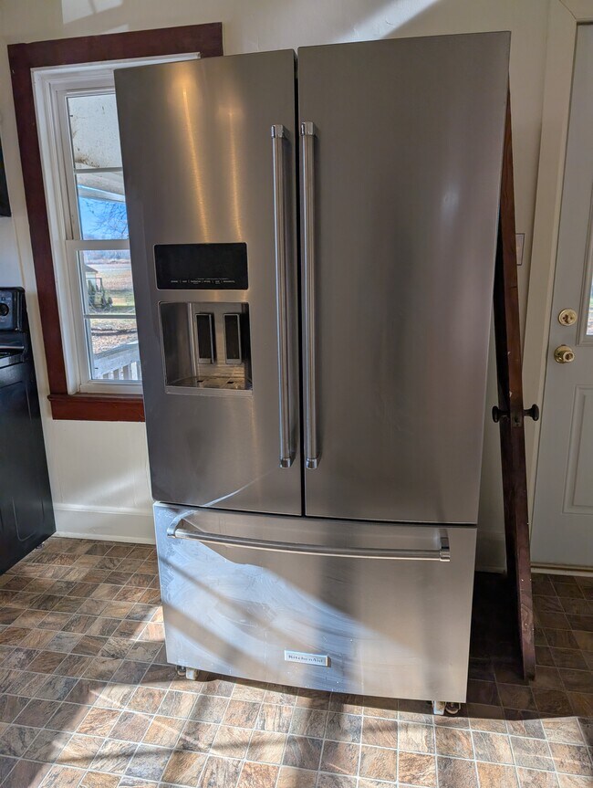 Refrigerador - 243 Walnut Street Rd