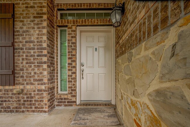 Building Photo - 26027 Chapman Falls Dr