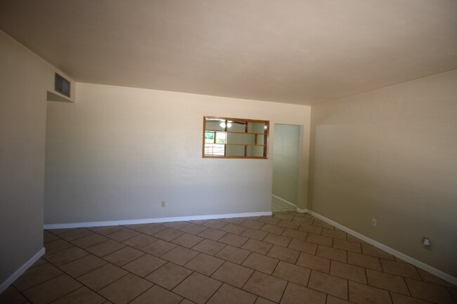 Foto del edificio - 1427 W 7th St