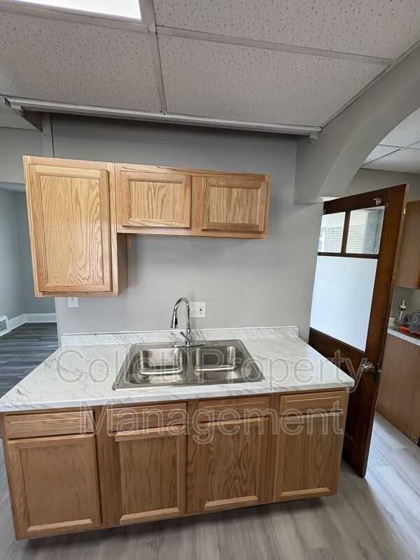 Foto del edificio - 3058 W 116th St