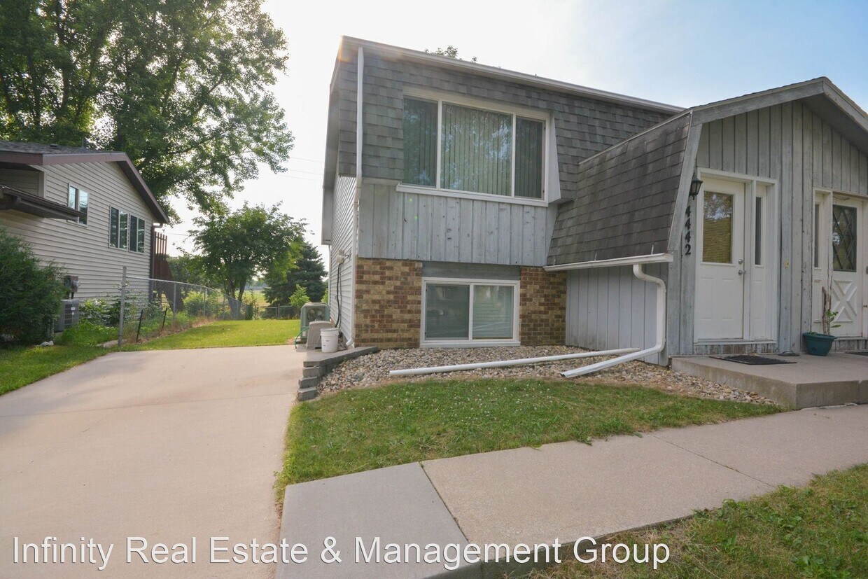 Foto principal - 2 br, 1.5 bath House - 4442 13th Ave NW