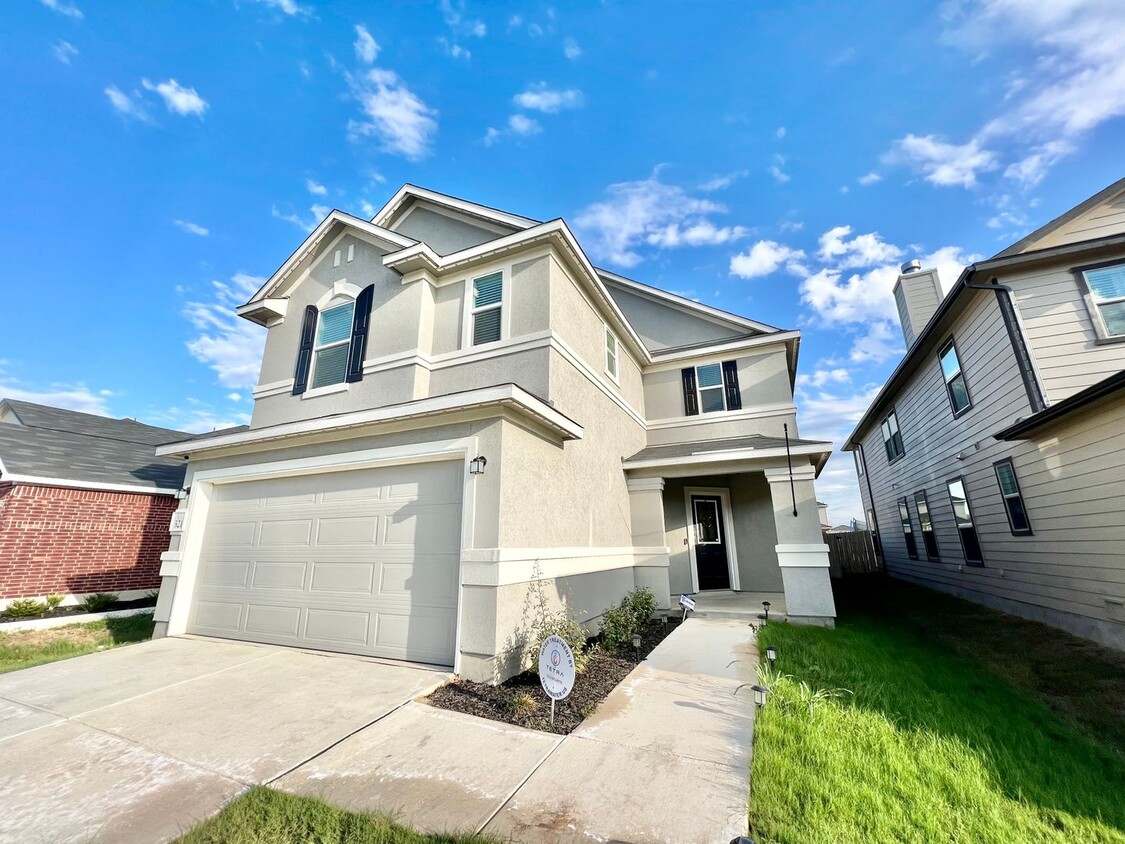 Beautiful 2Story Home In New Braunfels Tx... House Rental in New