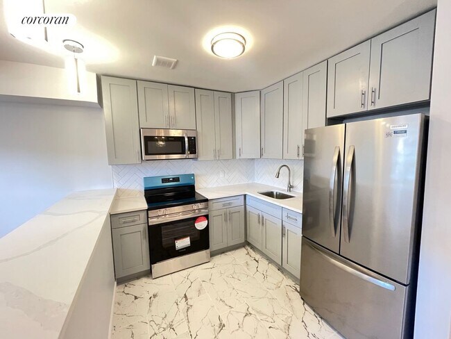 Foto del edificio - 737 E 78th St