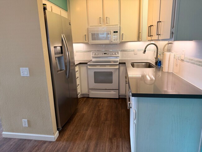 Building Photo - 4015 Porte La Paz