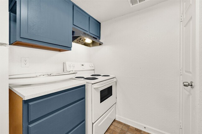 Foto del edificio - 8100 Creekbend Dr