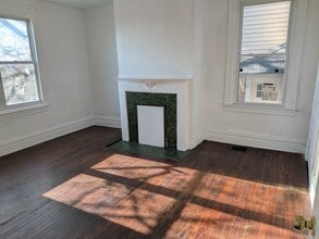 Building Photo - 749 Florence Ave