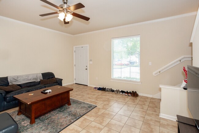 Building Photo - 2405 Brightside Dr