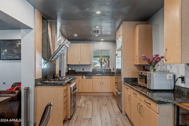 Foto del edificio - 3402 N 26th Pl