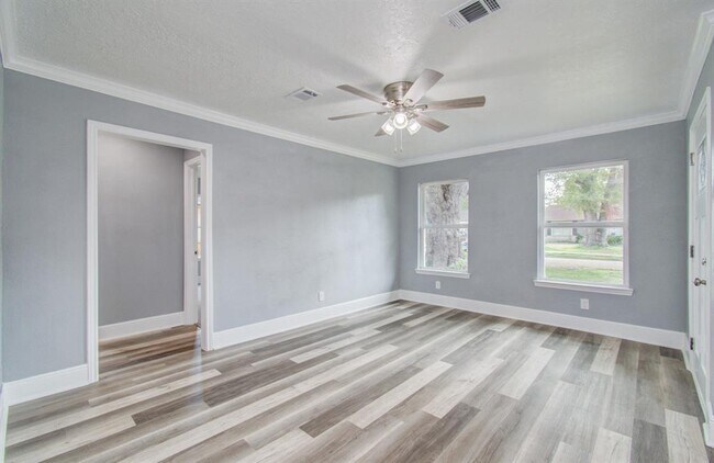 Foto del edificio - 5843 Belneath St