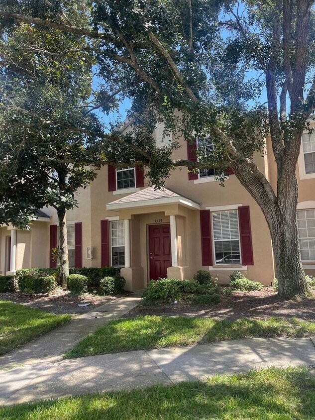 Primary Photo - Fully Remodeled 3-Bed, 2.5-Bath Townhouse